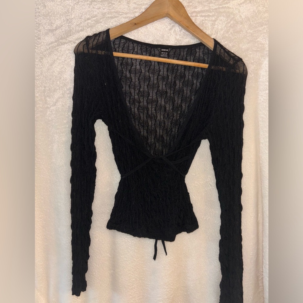 Mesh Tied BLACK going out top